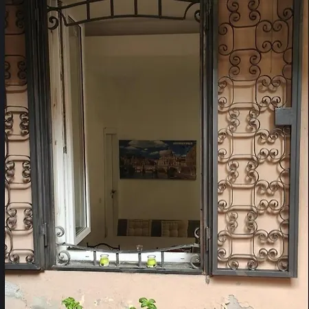 Crescenziovaticanflat * Rome