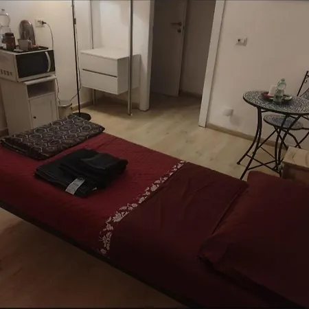 Crescenziovaticanflat * Rome