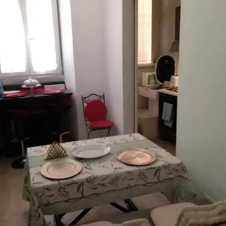 Crescenziovaticanflat *